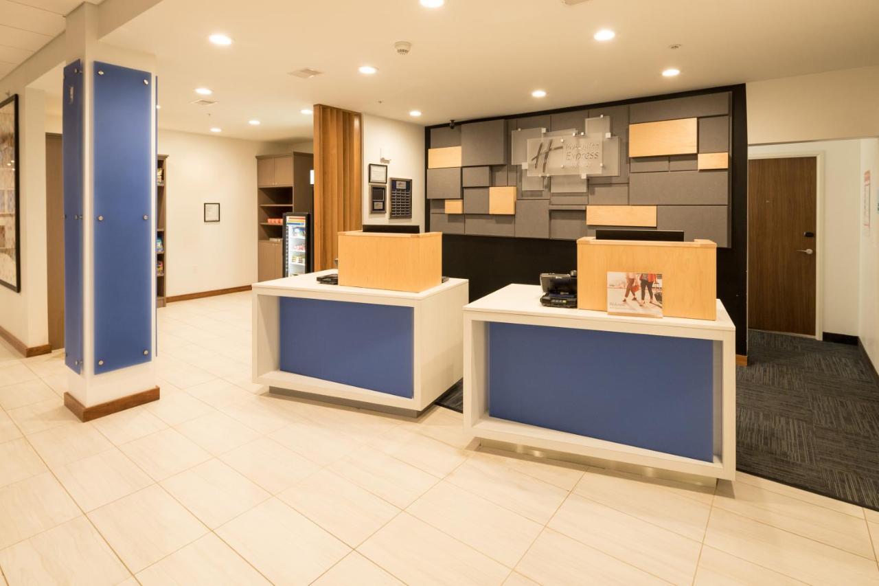 Holiday Inn Express Hotel & Suites Bay City By Ihg Экстерьер фото