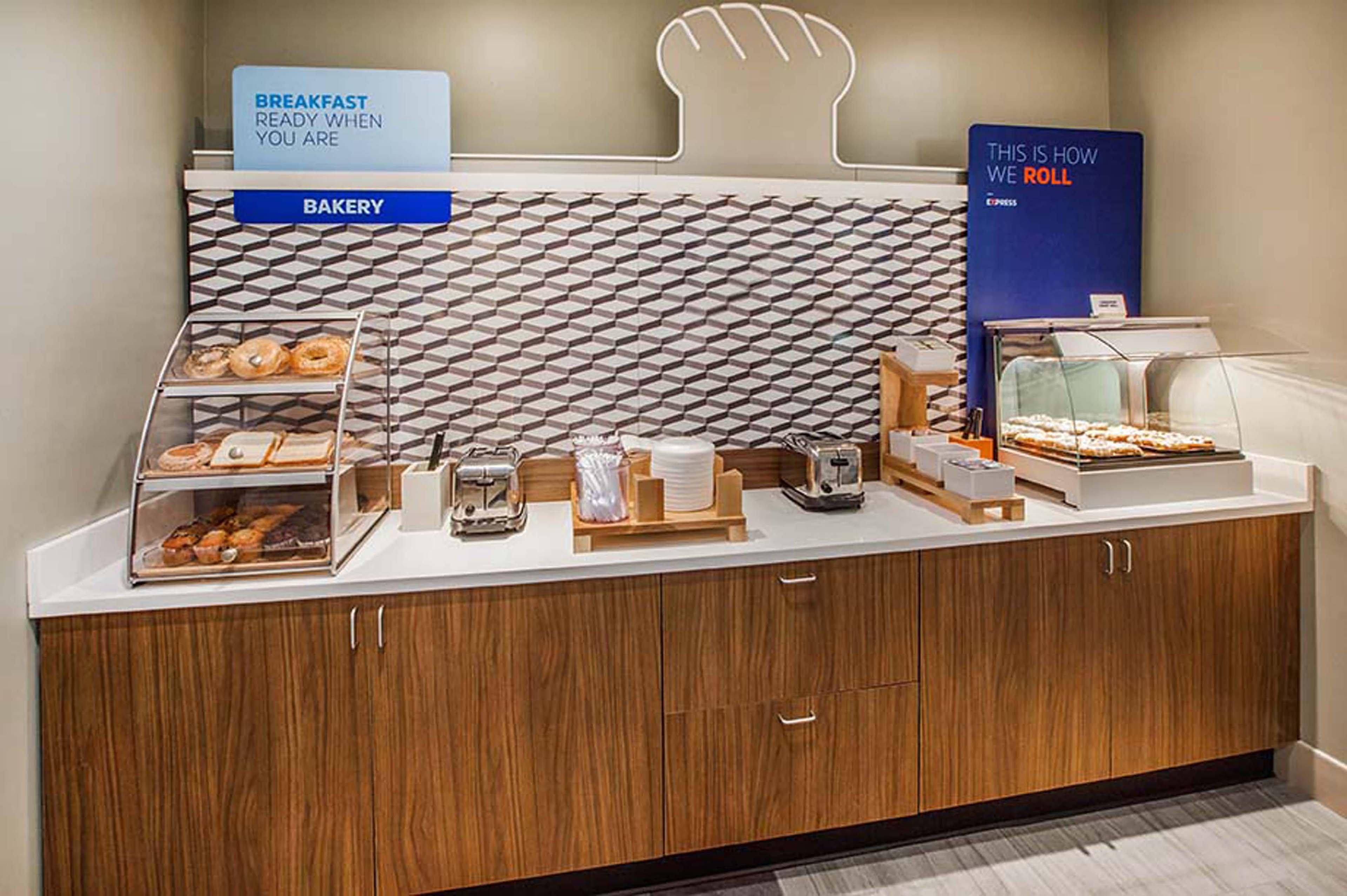 Holiday Inn Express Hotel & Suites Bay City By Ihg Экстерьер фото