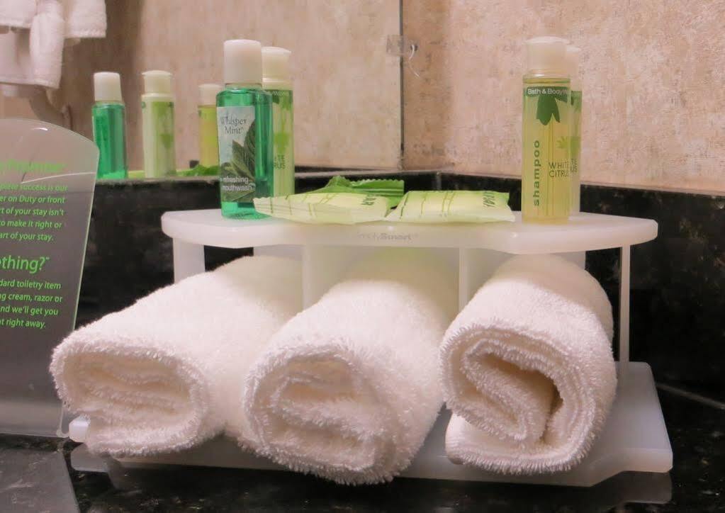 Holiday Inn Express Hotel & Suites Bay City By Ihg Экстерьер фото